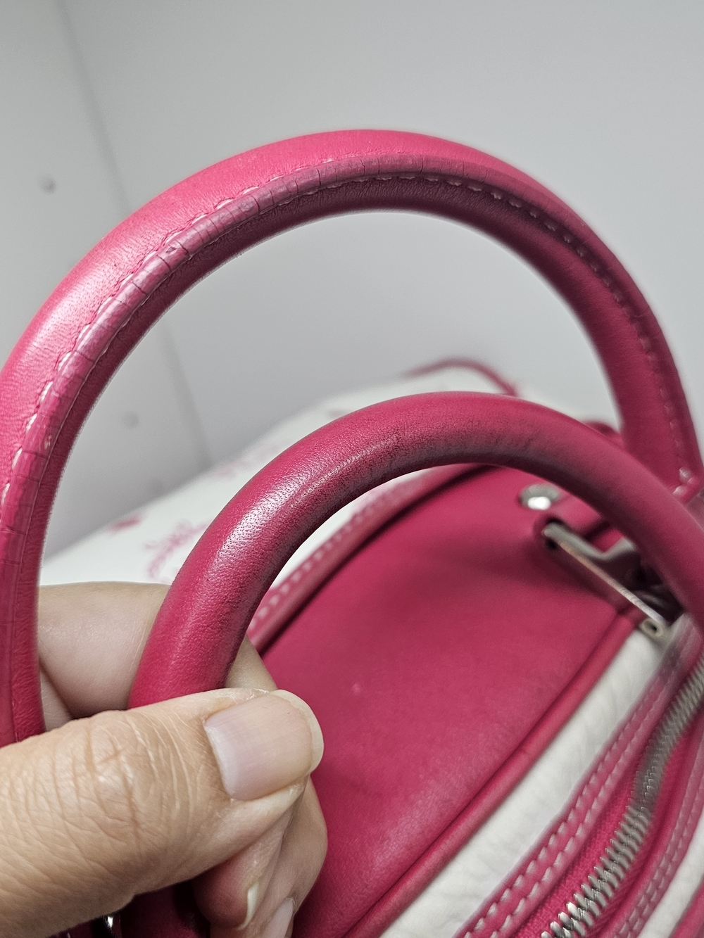 MCM Pink and White Signature Satchel - Picture 12 of 16